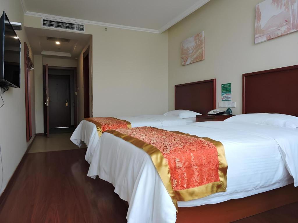 Greentree Inn Linyi Feixian Jianshe Road Express Hotel מראה חיצוני תמונה