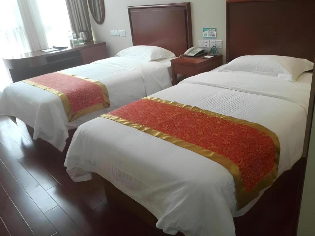 Greentree Inn Linyi Feixian Jianshe Road Express Hotel מראה חיצוני תמונה