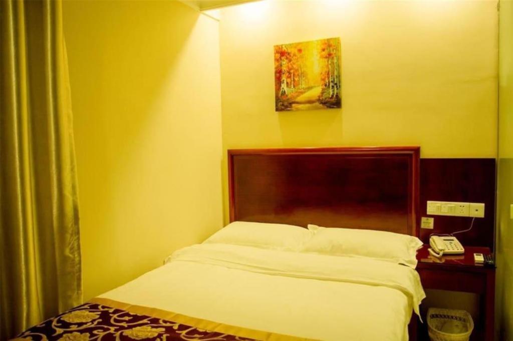 Greentree Inn Linyi Feixian Jianshe Road Express Hotel מראה חיצוני תמונה