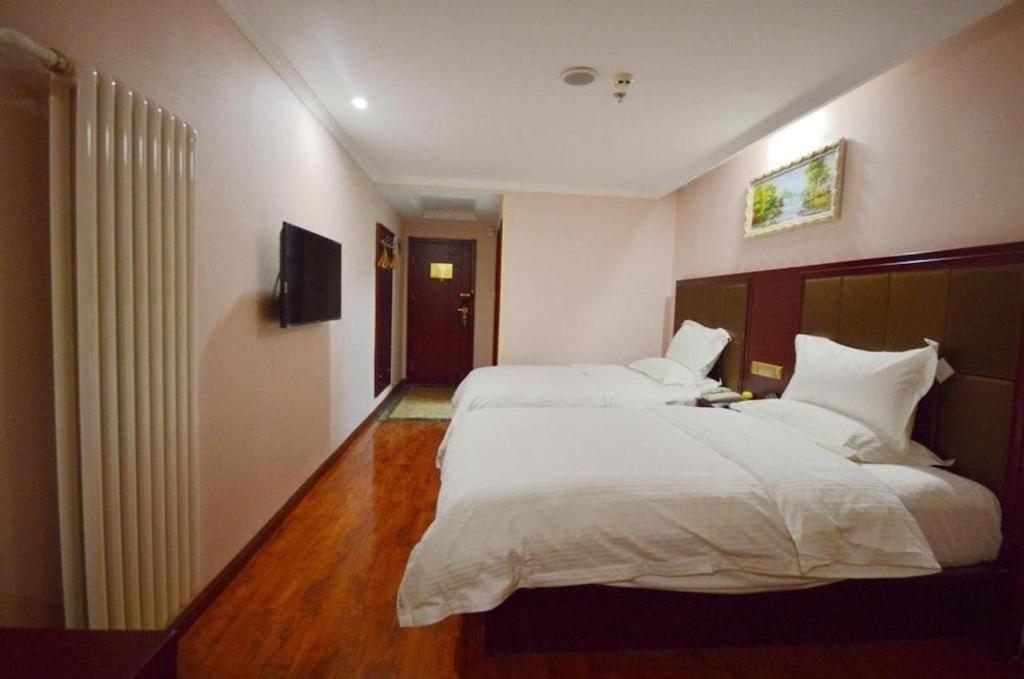 Greentree Inn Linyi Feixian Jianshe Road Express Hotel מראה חיצוני תמונה