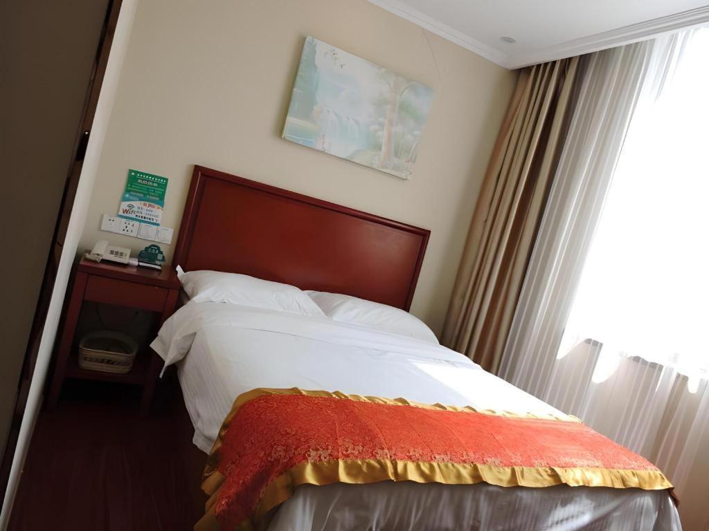 Greentree Inn Linyi Feixian Jianshe Road Express Hotel מראה חיצוני תמונה