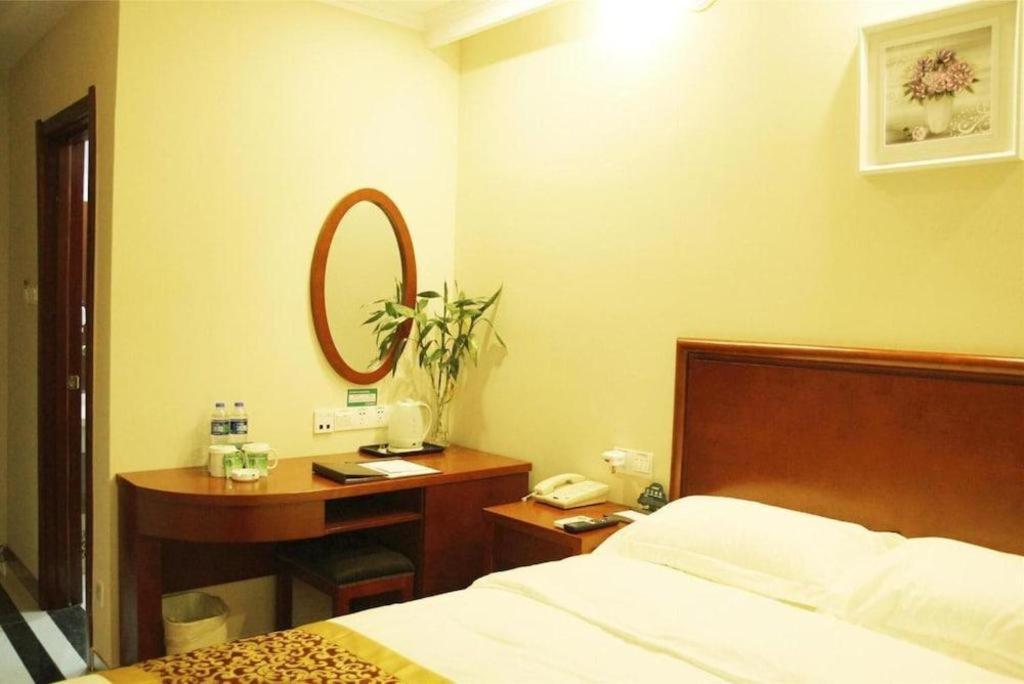 Greentree Inn Linyi Feixian Jianshe Road Express Hotel מראה חיצוני תמונה