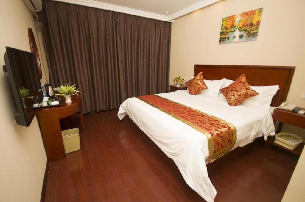 Greentree Inn Linyi Feixian Jianshe Road Express Hotel מראה חיצוני תמונה