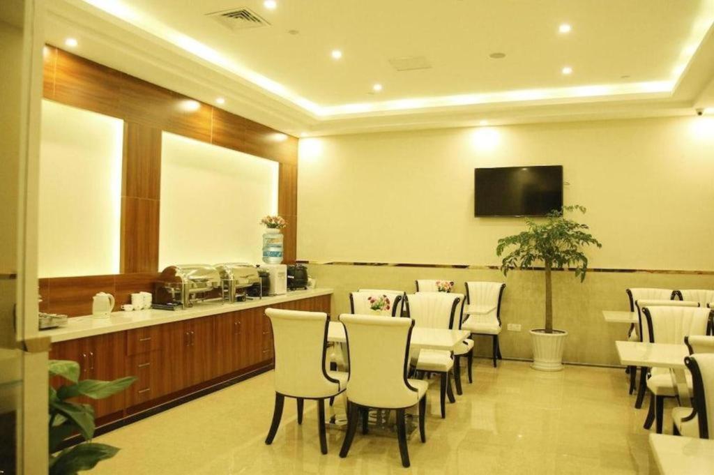 Greentree Inn Linyi Feixian Jianshe Road Express Hotel מראה חיצוני תמונה